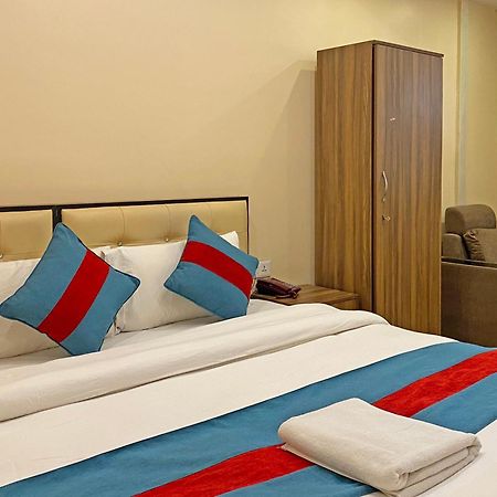 Hotel Airport Holiday Kathmandu Exteriör bild
