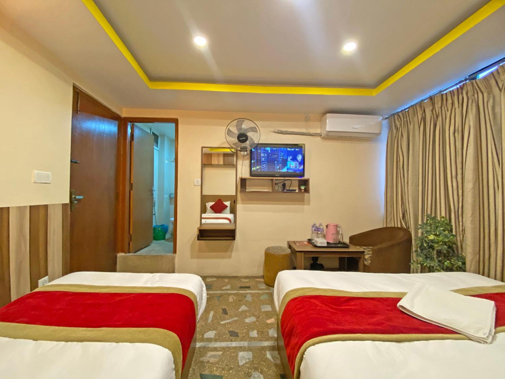 Hotel Airport Holiday Kathmandu Exteriör bild