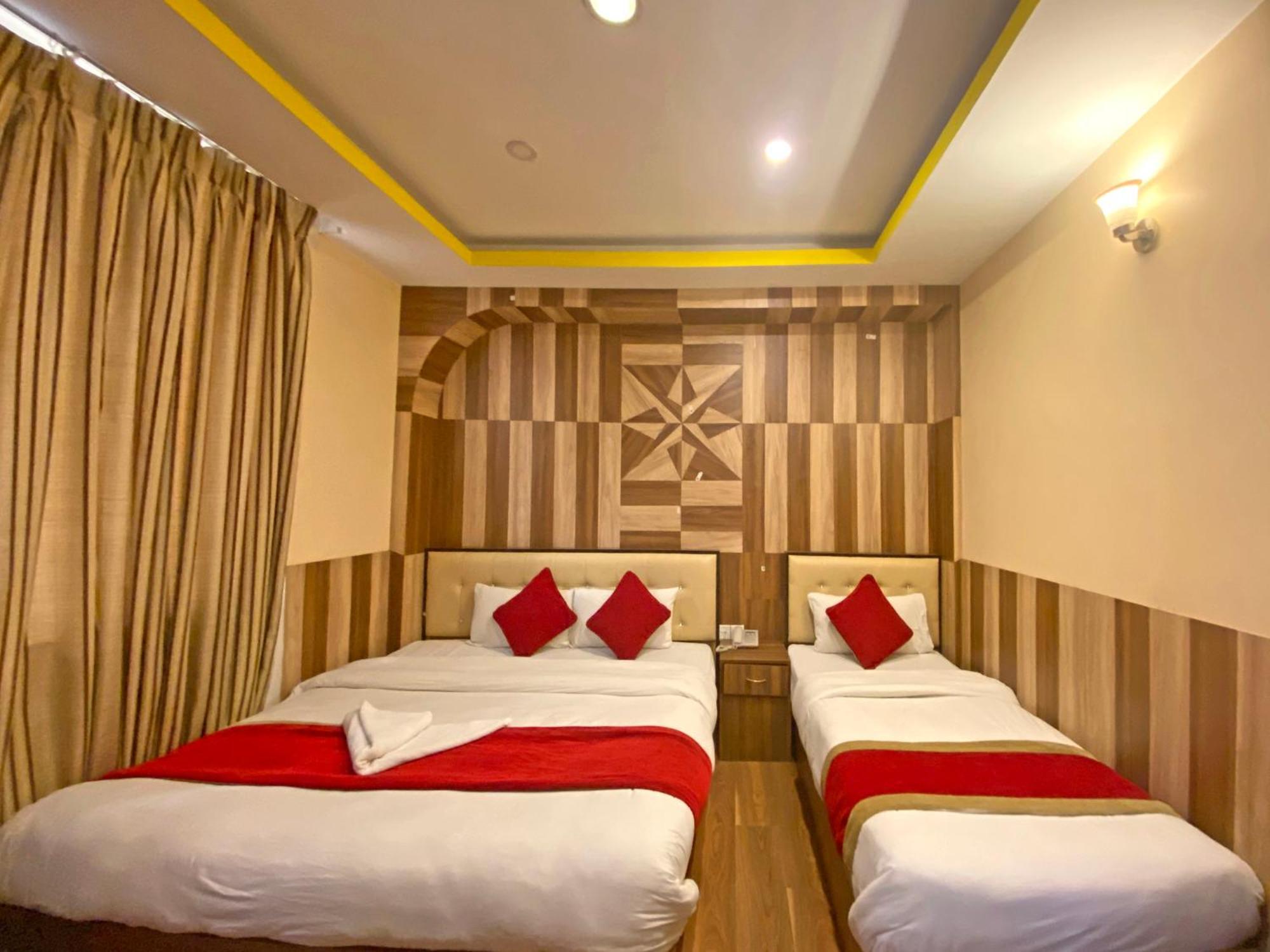 Hotel Airport Holiday Kathmandu Exteriör bild