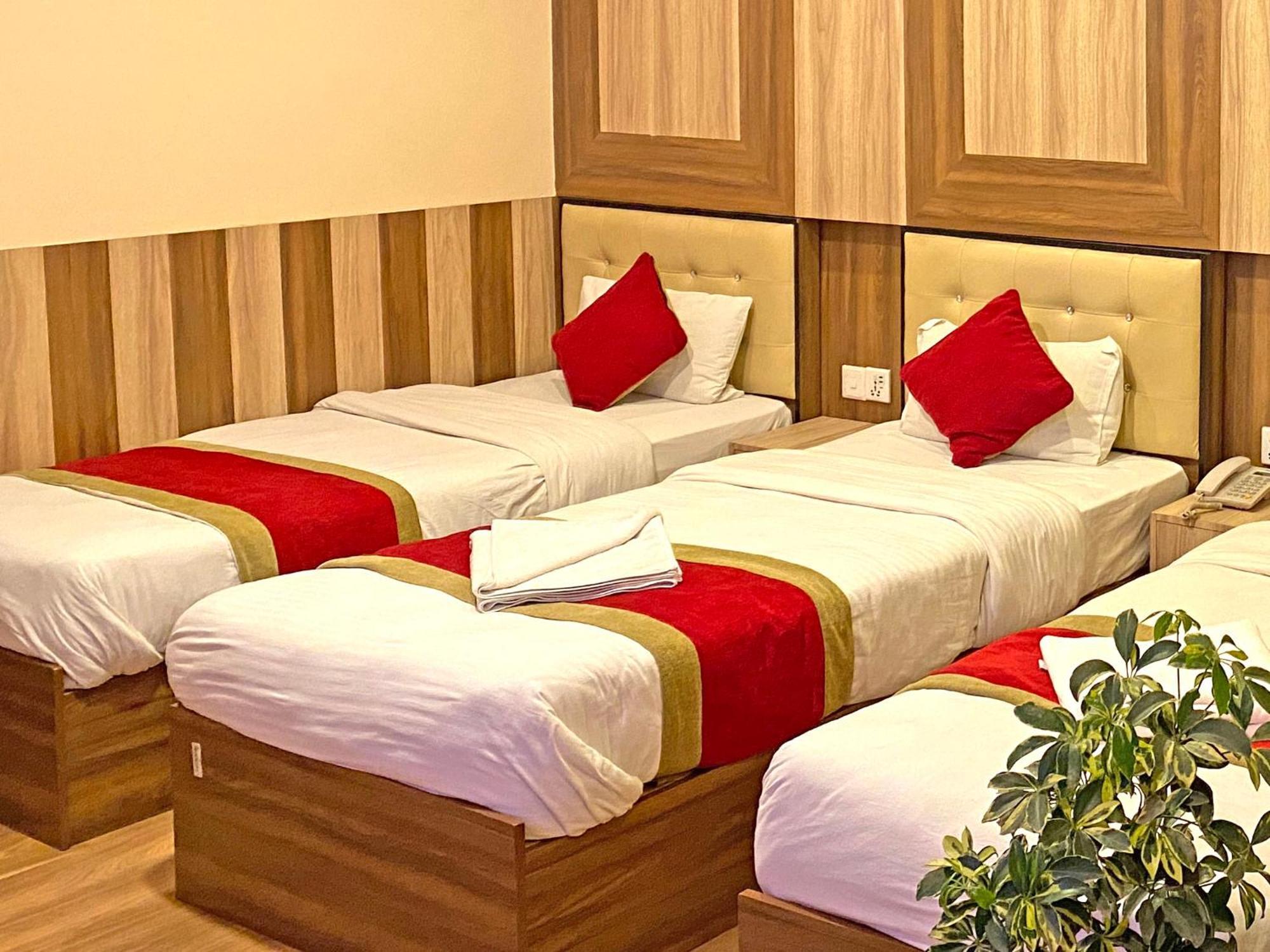 Hotel Airport Holiday Kathmandu Exteriör bild