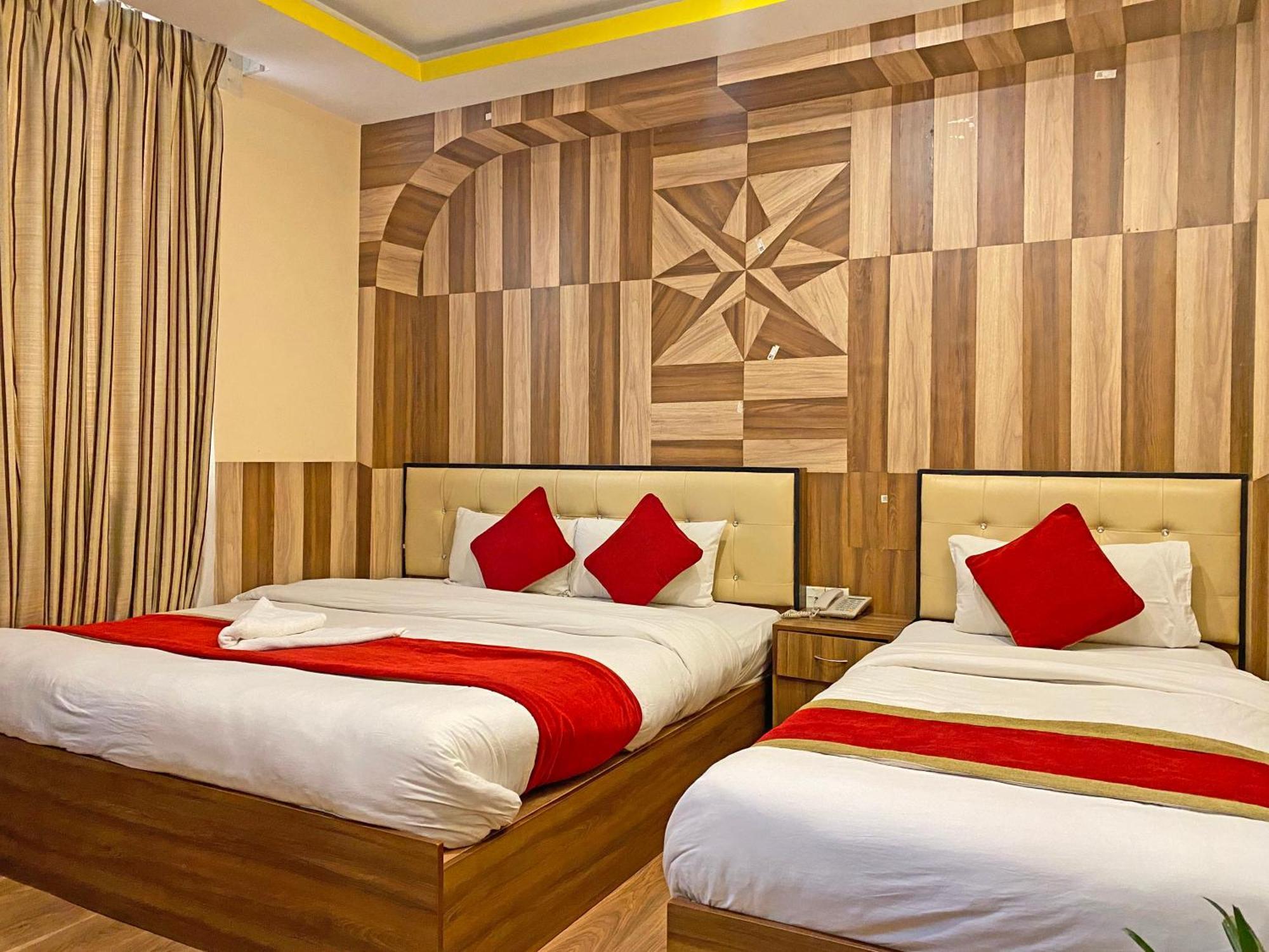 Hotel Airport Holiday Kathmandu Exteriör bild