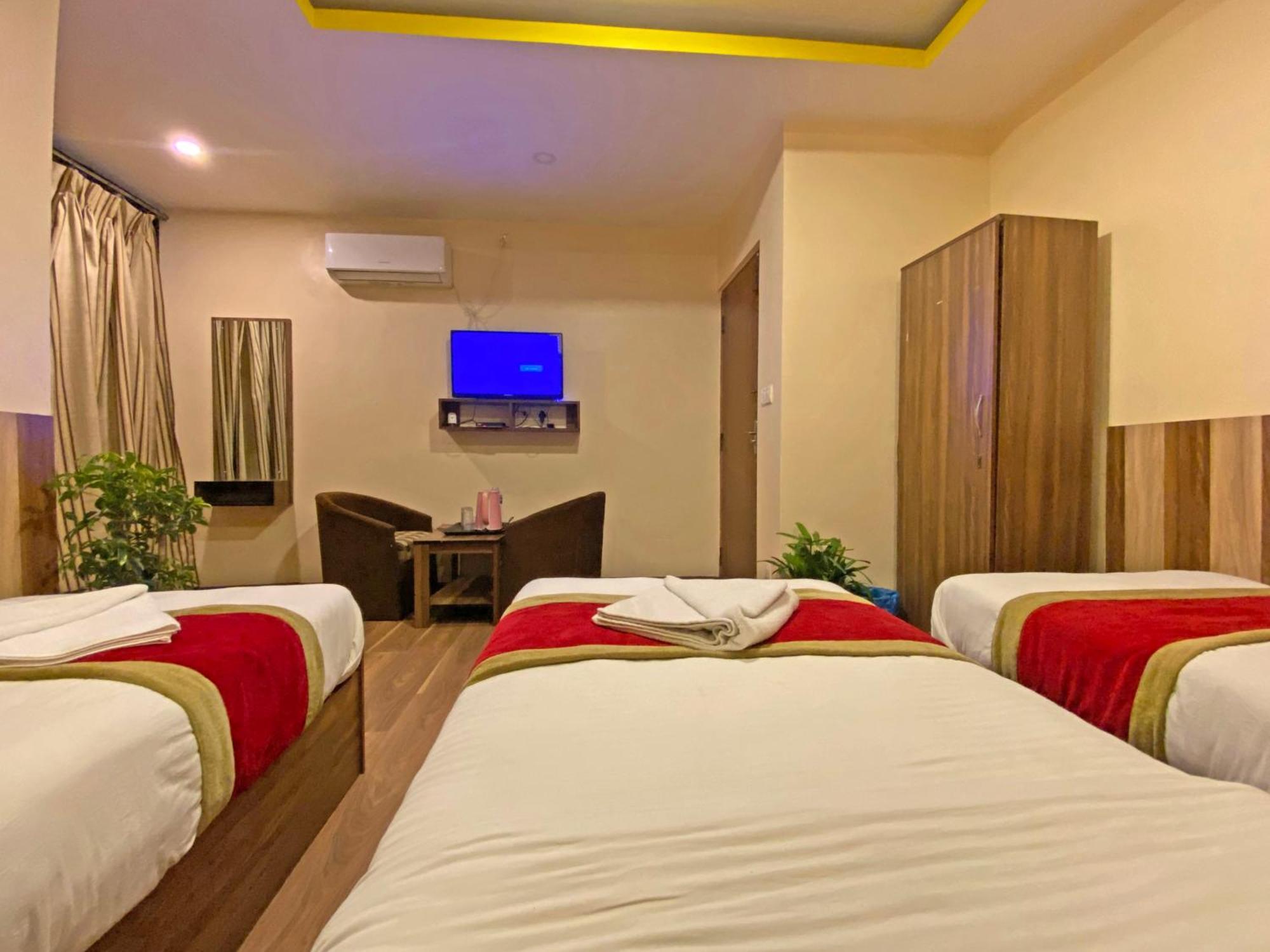 Hotel Airport Holiday Kathmandu Exteriör bild