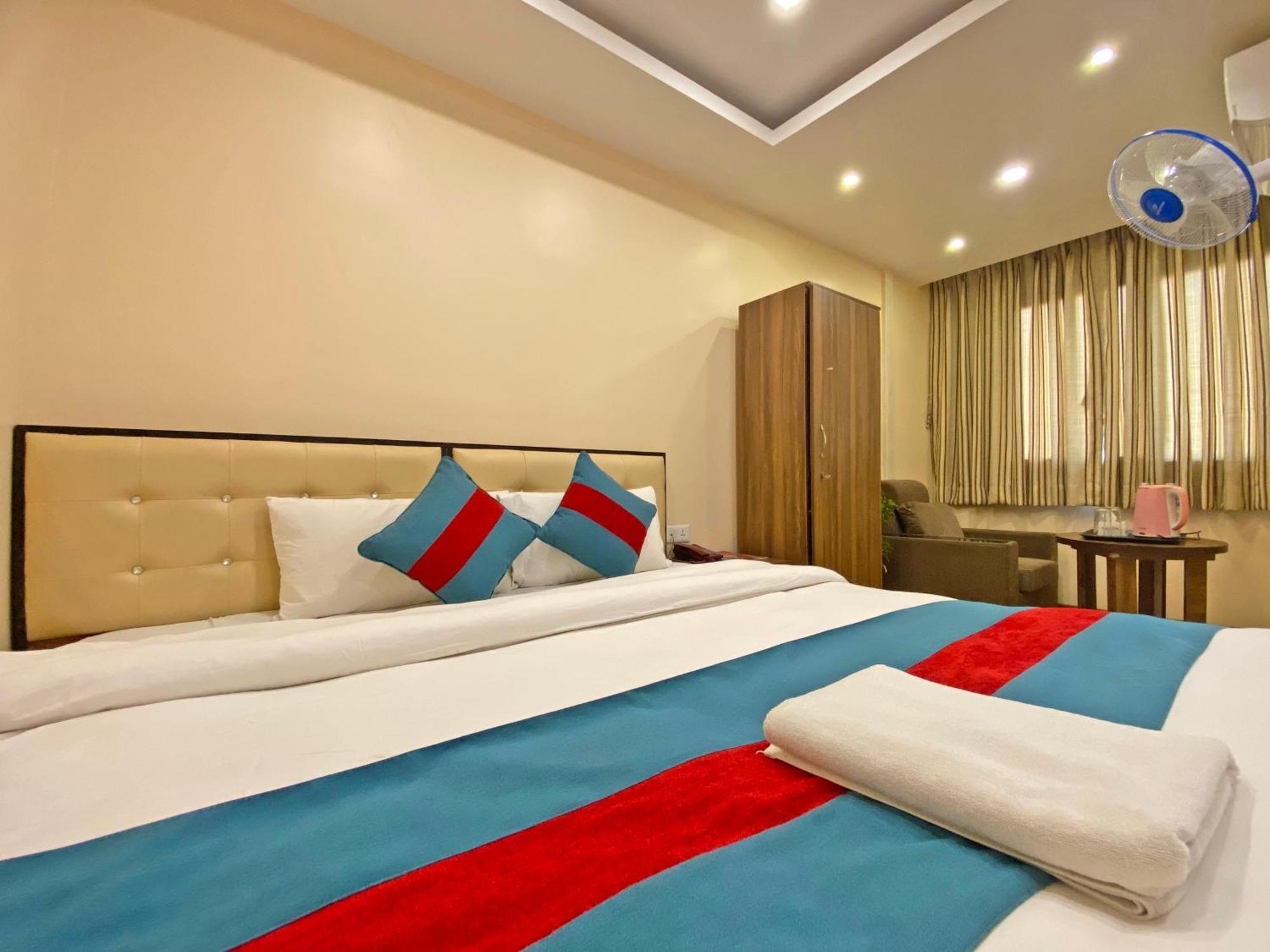 Hotel Airport Holiday Kathmandu Exteriör bild