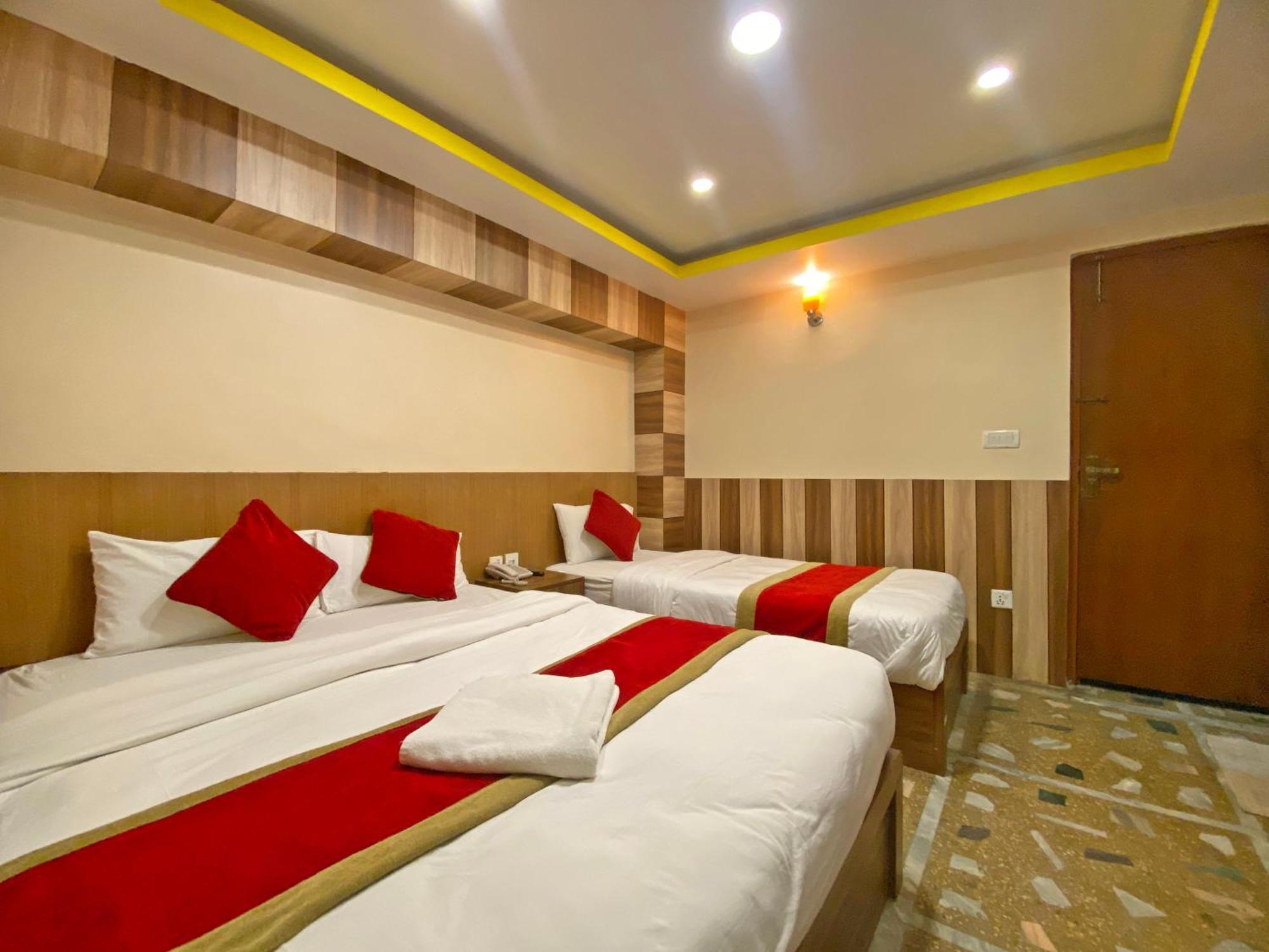 Hotel Airport Holiday Kathmandu Exteriör bild